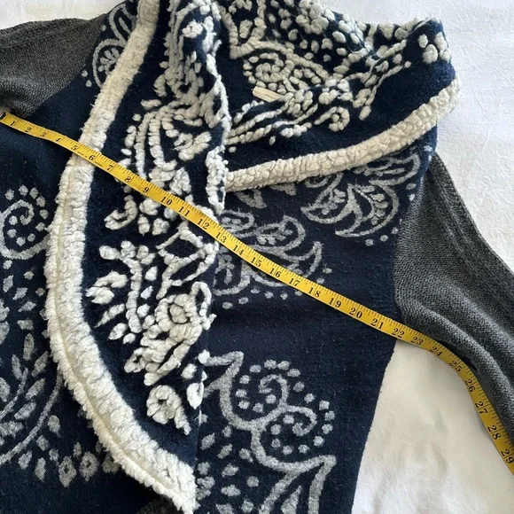 Anthropologie sleeping in snow cardigan, size large - Picture 8 of 17